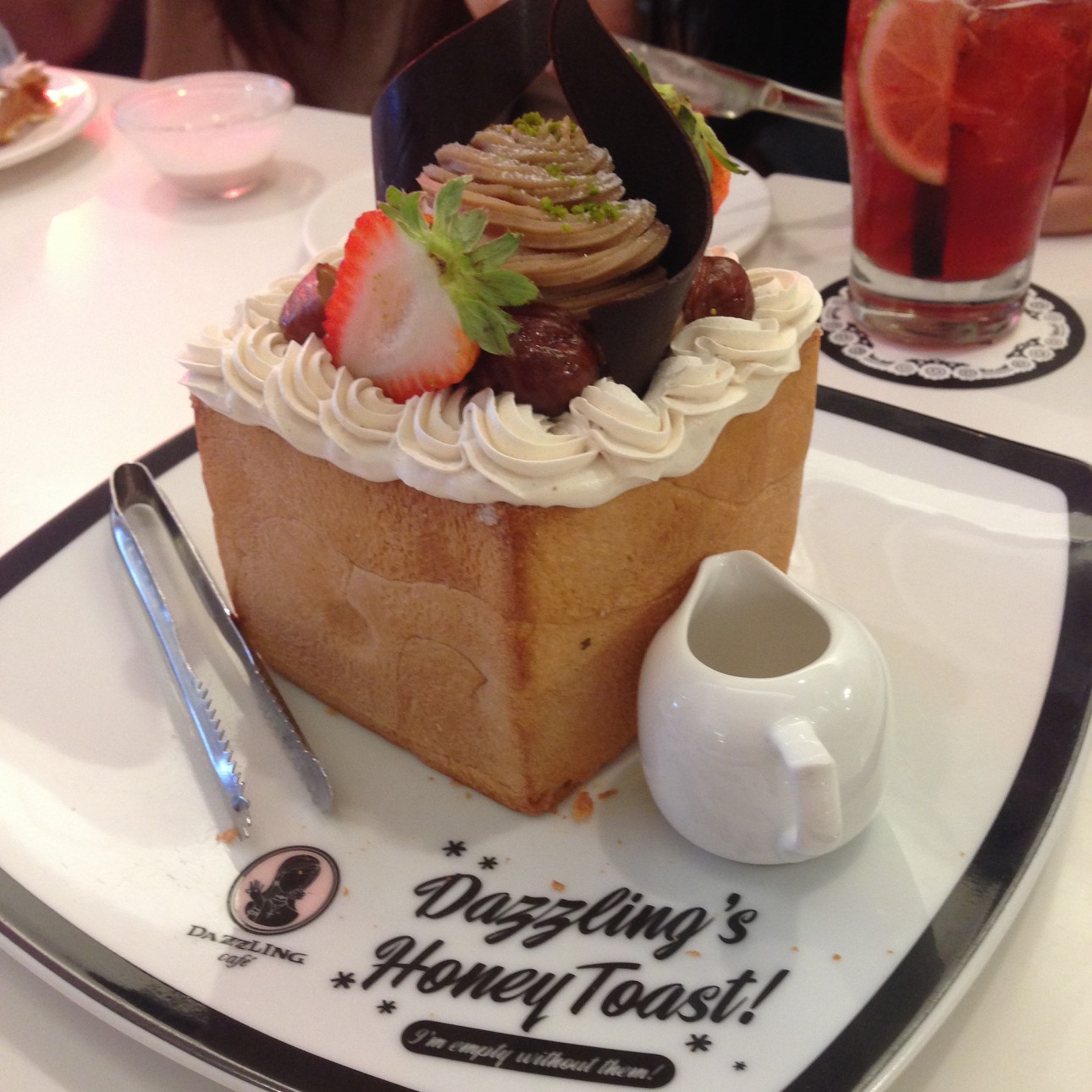 [台北] 【東區˙貴婦下午茶】Dazzling Cafe蜜糖吐司來嚕！